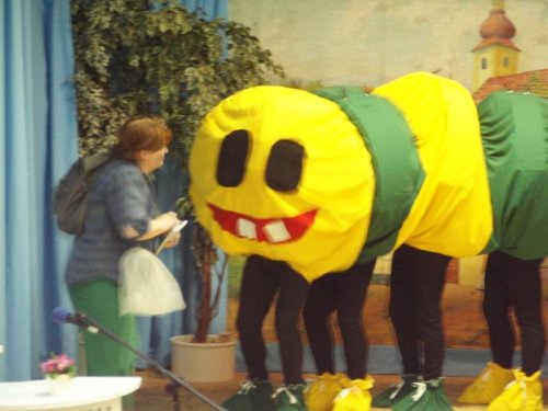 Hraje celá dědina aneb S veselou myslí na nesmysly. - 18.3.2006